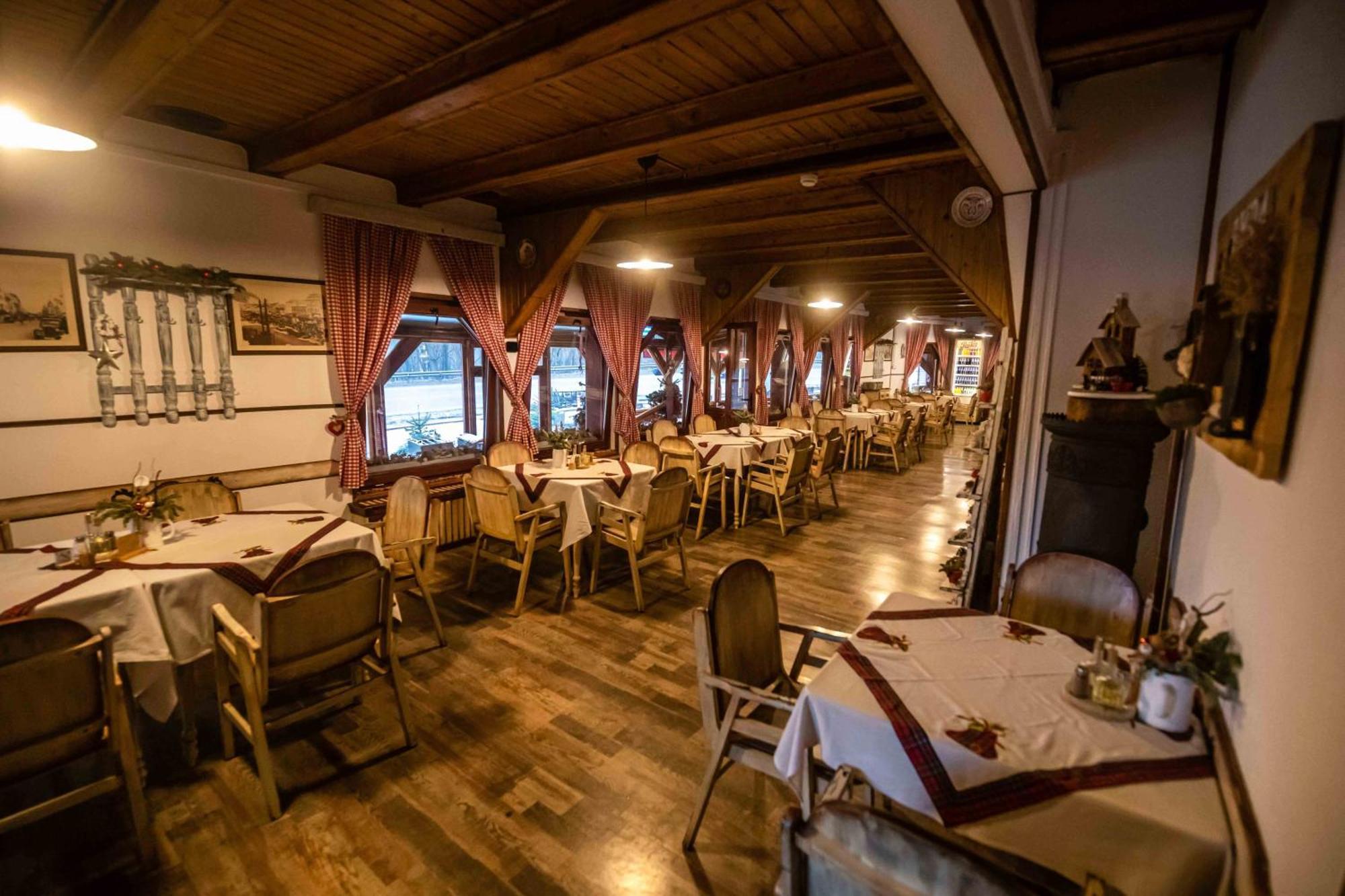 Pensiune Restaurant Lyra Corunca 外观 照片